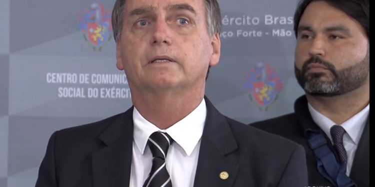 Pesquisa Datafolha aponta que 54% da população reprova atuação de Bolsonaro no combate à pandemia da Covid-19 Pesquisa Datafolha aponta que 54% da população reprova atuação de Bolsonaro no combate à pandemia da Covid-19