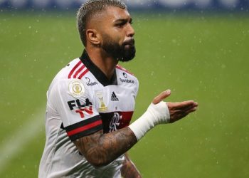 Fla vence o Grêmio em Porto Alegre e volta à vice-liderança do Brasileirão