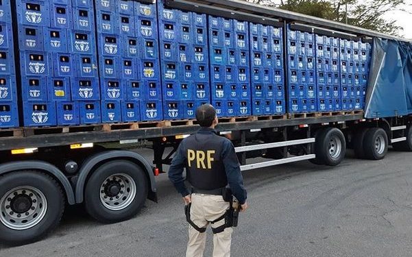 Sefaz apreende mais de 18 mil garrafas de cerveja com destino a empresa laranja