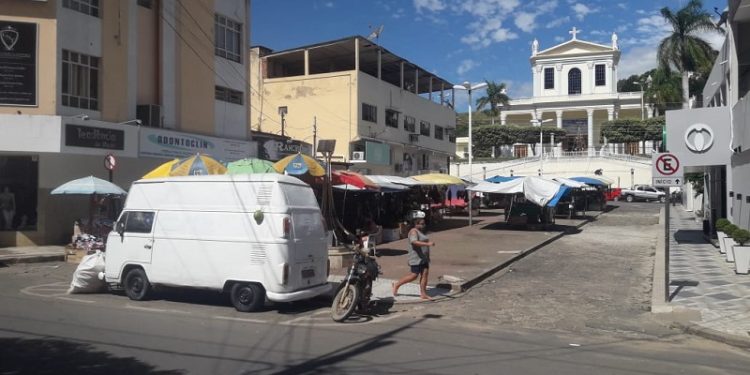 Desemprego cai, segundo o IBGE, mas país ainda tem 14,1 milhões de desempregados