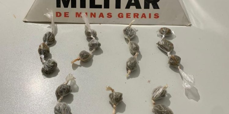 PM prende mais um traficante em São João do Manteninha, com 17 buchas de maconha