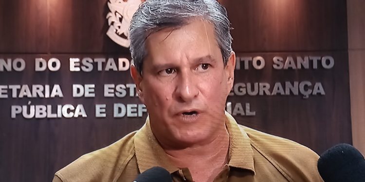 “Se atirar na polícia, vai levar chumbo”, avisa Secretário de Segurança, após ataques a ônibus