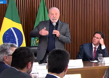 Lula se reúne com governadores: “Não vamos permitir que a democracia escape das nossas mãos”