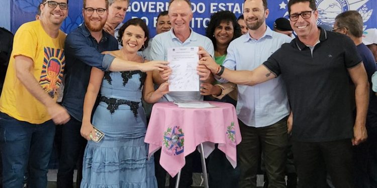 Casagrande anuncia construção de escolas e ações na segurança pública em Anchieta