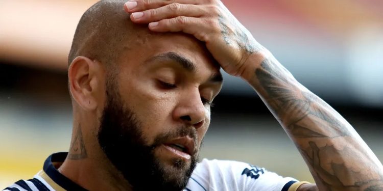 O inferno de Daniel Alves: da despedida na seleção para a prisão na Espanha