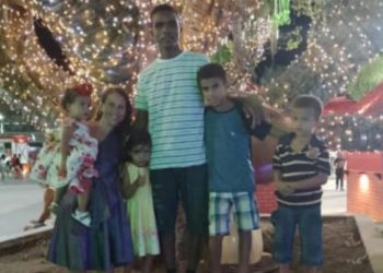 Parentes da familia morta em acidente neste domingo, em Sooretama, virão reconhecer os corpos das vítimas