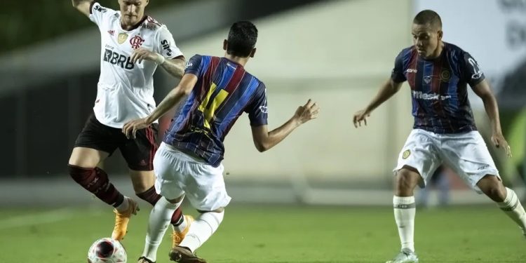 Mais de 13 mil torcedores viram Flamengo empatar sem gols com o Madureira no ES Mais de 13 mil torcedores viram Flamengo empatar sem gols com o Madureira no ES