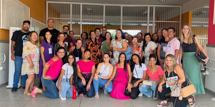 SRE/São Mateus promove formação para profissionais que vão atuar nas escolas de tempo integral SRE/São Mateus promove formação para profissionais que vão atuar nas escolas de tempo integral