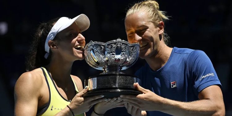 Luisa Stefani e Rafa Matos vencem Austrália Open e fazem história