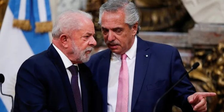 Cúpula reunirá 11 presidentes da América do Sul em Brasília