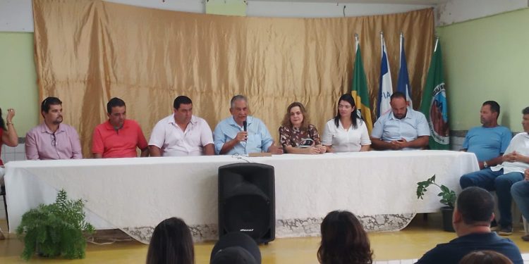 Enivaldo dos Anjos defende aumento da aplicação mínima em Educação pelos entes da federação Enivaldo dos Anjos defende aumento da aplicação mínima em Educação pelos entes da federação