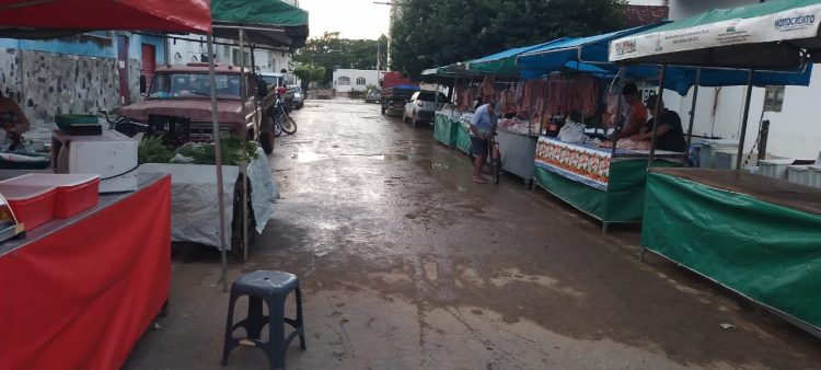 Volume de água no rio São Francisco baixa para 2,35 metros na manhã deste sábado, 28