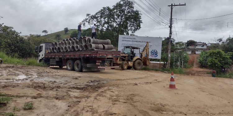 Obras de pavimentação e drenagem na Vila Santa Isabel têm continuidade