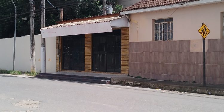 Bandidos assaltam comércio no Campo Novo em Barra de São Francisco e tocam terror em família