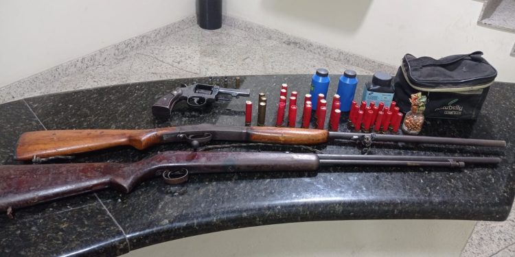 Polícia civil prende traficante e ladrão de armas em Sooretama e Linhares Polícia civil prende traficante e ladrão de armas em Sooretama e Linhares