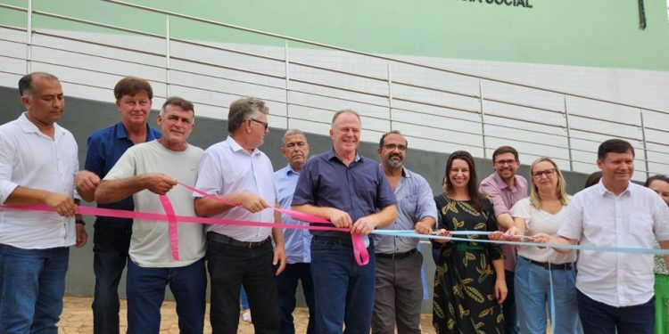 Casagrande inaugura obras e melhorias em equipamentos em Laranja da Terra