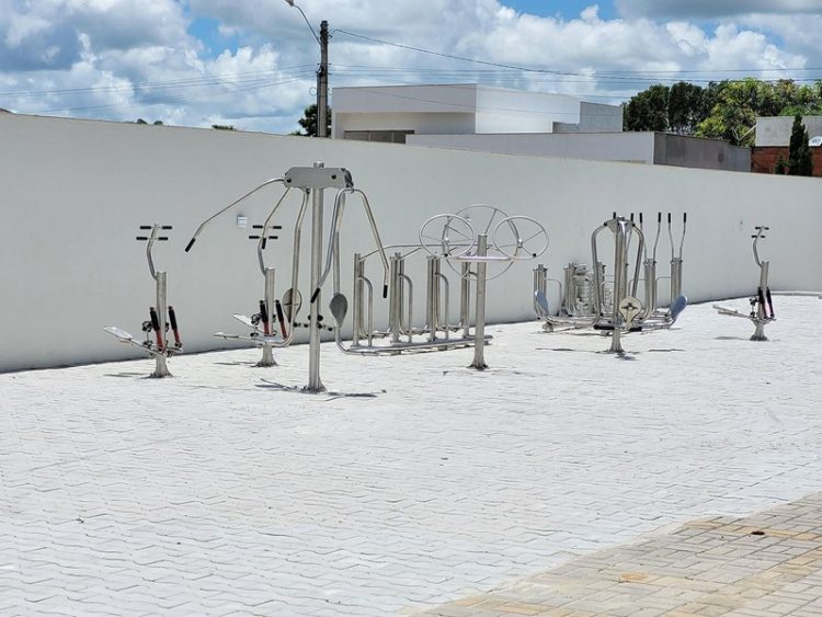 Casagrande abre ano letivo e anuncia mais de R$ 6 milhões em investimentos no município de Ponto Belo