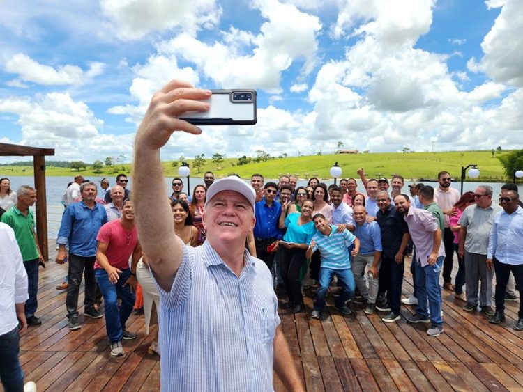 Casagrande abre ano letivo e anuncia mais de R$ 6 milhões em investimentos no município de Ponto Belo