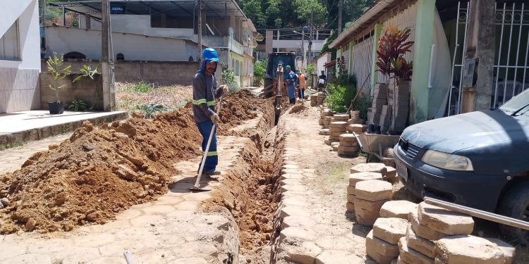 Cesan vai fazer 10.000 metros de rede de esgoto e nova ETE em Barra de São Francisco