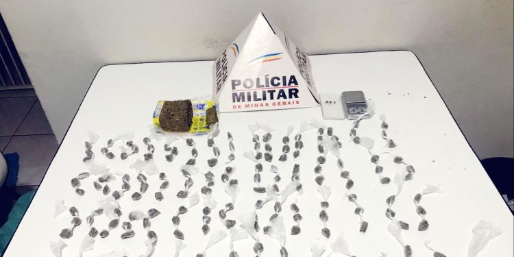 PM apreende menor com 220 buchas e 2  tabletes de maconha em São Félix de Minas