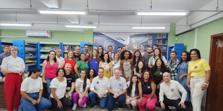 Escola do Futuro começa a ser implantada no ES em cinco escolas da Grande Vitória Escola do Futuro começa a ser implantada no ES em cinco escolas da Grande Vitória