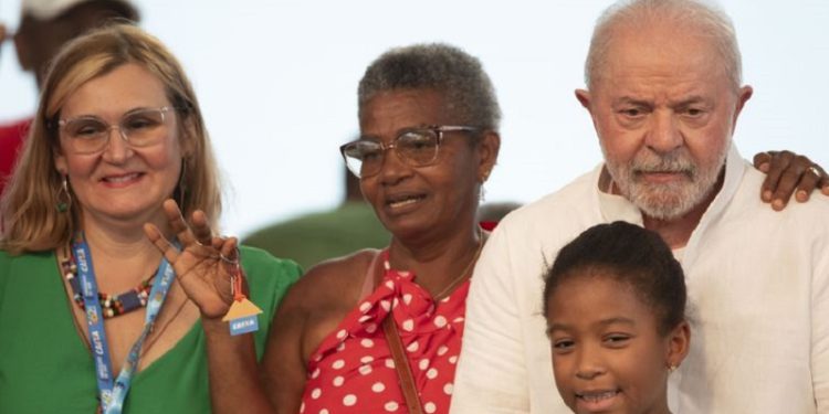 Lula assina medida provisória que retoma o Minha Casa, Minha Vida