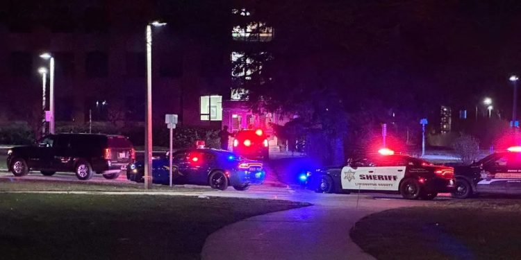 Homem abre fogo e deixa ao menos 3 mortos na Universidade de Michigan, EUA Homem abre fogo e deixa ao menos 3 mortos na Universidade de Michigan, EUA