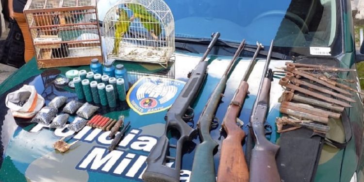 Polícia ambiental apreende ‘arsenal’ de caça em Itaúnas, Conceição da Barra