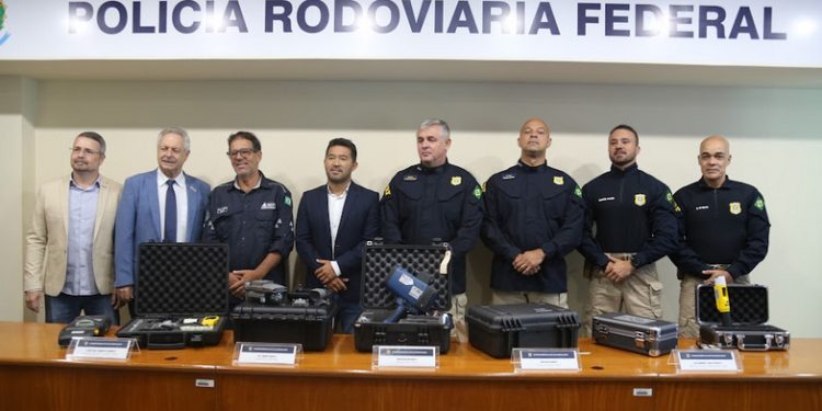 PRF apresenta maior operação de segurança viária das rodovias federais do Espírito Santo PRF apresenta maior operação de segurança viária das rodovias federais do Espírito Santo