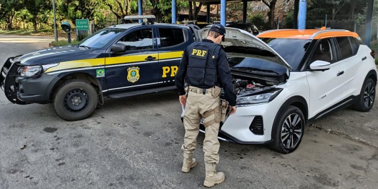 Homem compra veículo em Governador Valadares e é preso na Serra por clonagem