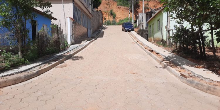 Empreiteira paralisa obras na Vila Vicente para readequação de projetos