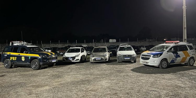 Três carros clonados encontrados pela policia na mesma cidade do interior do ES