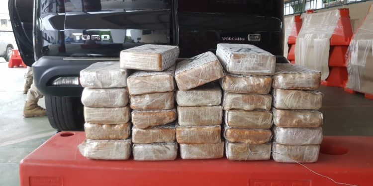 PRF apreende na BR 101 grande quantidade de cocaína chegando de MG para o ES