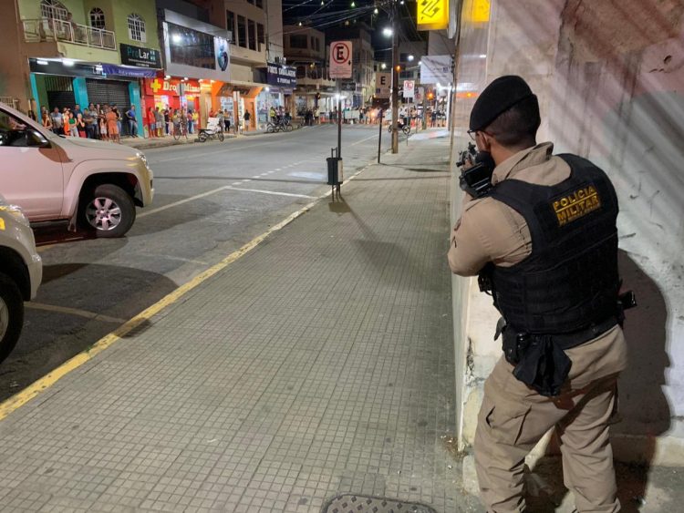 Treinamento contra ataques a caixas eletrônicos agita a noite em Mantena