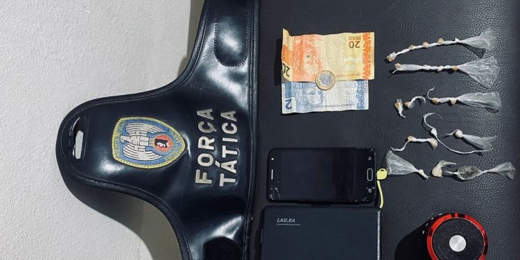 Jovem traficante é preso com drogas e outro com mandado de prisão também é capturado em São Gabriel da Palha