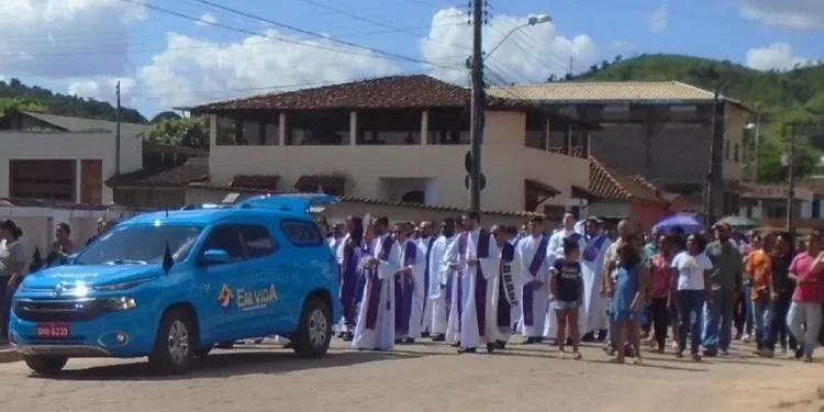 Padre encontrado morto em MG cometeu suicídio, indica polícia