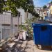 Prefeitura vai identificar e multar as pessoas que estão jogando entulho na rua Prefeito Manoel Gonçalves Prefeitura vai identificar e multar as pessoas que estão jogando entulho na rua Prefeito Manoel Gonçalves