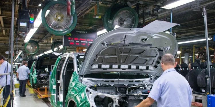 Montadoras iniciam férias coletivas para cerca de 5 mil trabalhadores