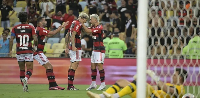 Pedro faz dois, Flamengo bate o Vasco e vai à final do Carioca