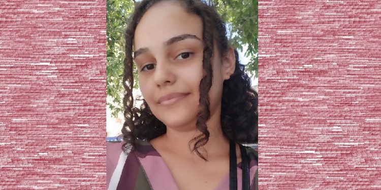 Menina formada na Escola Barra do  Itaperuna e no Ifes/BSF é aprovada  em curso de Física da Ufes