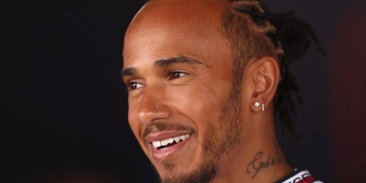 Hamilton celebra condenação de Piquet por racismo e homofobia Hamilton celebra condenação de Piquet por racismo e homofobia