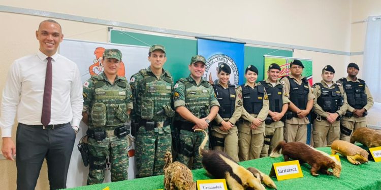 18ª CIA IND participa de ação do Ministério Público Itinerante em Itabirinha 18ª CIA IND participa de ação do Ministério Público Itinerante em Itabirinha