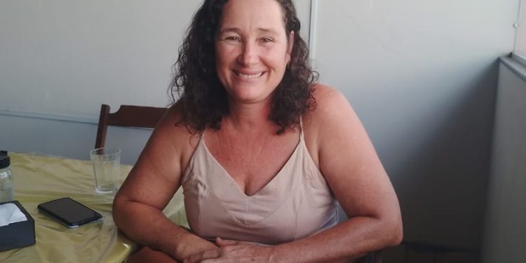 Neia Souza conta como foi possível concluir os estudos após a implantação do transporte escolar há 30 anos