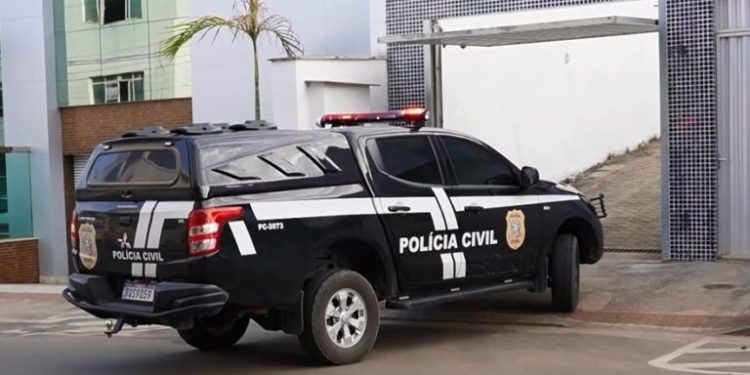 Acusado de matar a esposa na frente dos filhos em São Gabriel da Palha se entrega à Polícia Civil Acusado de matar a esposa na frente dos filhos em São Gabriel da Palha se entrega à Polícia Civil