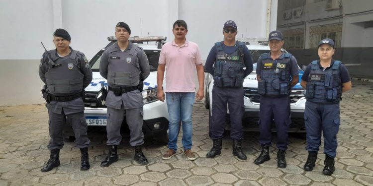 Enivaldo vai colocar videomonitoramento e alarme em todas as escolas municipais Enivaldo vai colocar videomonitoramento e alarme em todas as escolas municipais