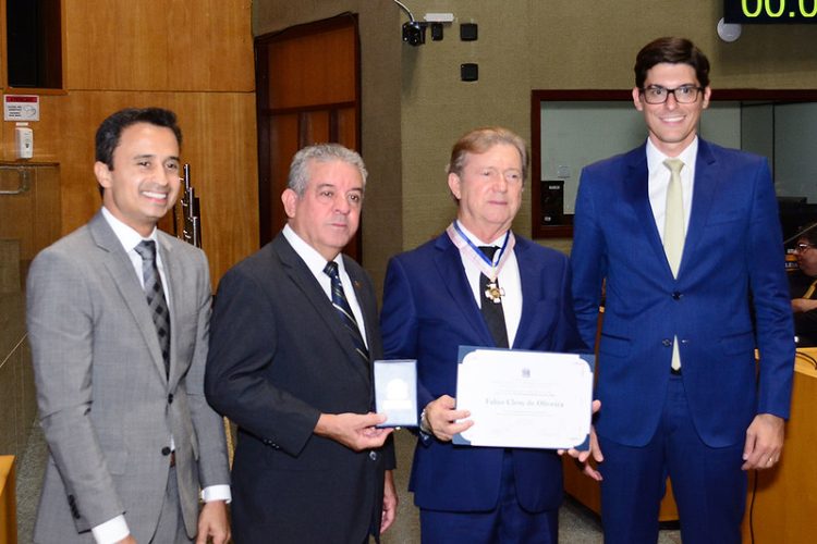 Na homenagem a OAB-ES, deputado  destaca impacto da morte de Alexandre como marco para a cidadania