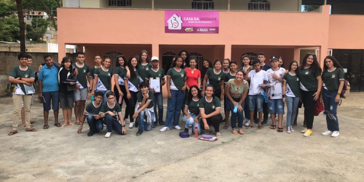 Alunos da EFA Jacyra de Paula Miniguite visitam Projeto Avivar e Casa da Gestante Alunos da EFA Jacyra de Paula Miniguite visitam Projeto Avivar e Casa da Gestante