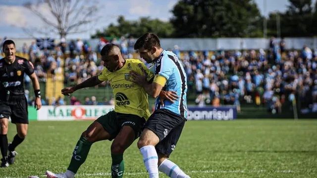 Nos pênaltis, Grêmio vence Bahia e garante vaga nas semifinais da Copa do  Brasil