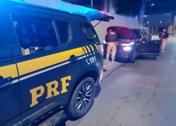 Casal do tráfico é  preso  pela PRF na Serra com caminhonete roubada
