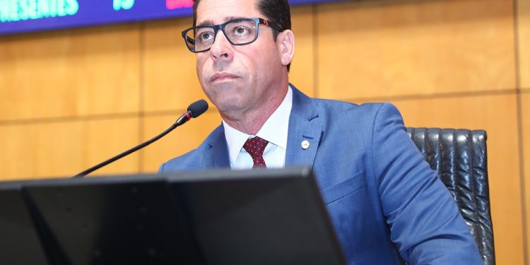 Presidente da Assembleia, bancada federal e exportadores capixabas se reúnem em Brasília para manter a Alfândega no Estado